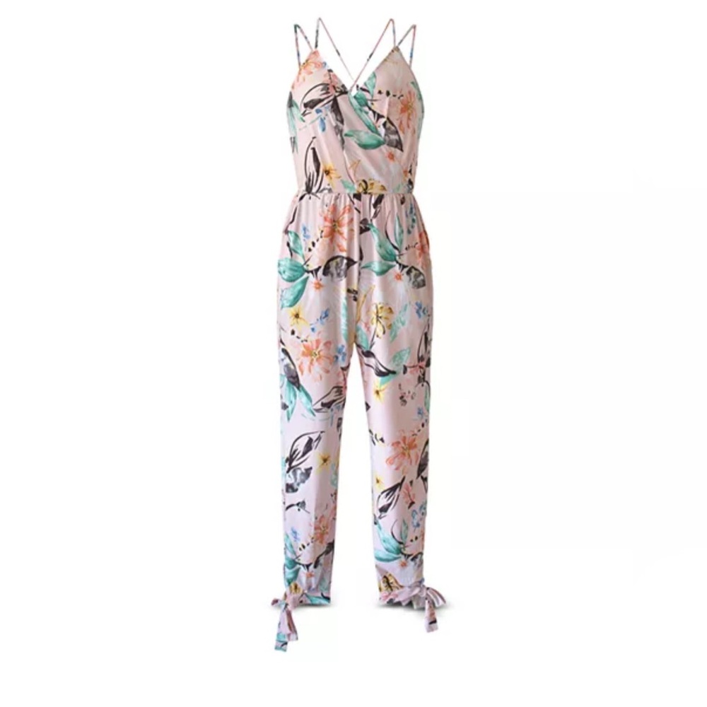 Sale!🔥 BCBGeneration Floral Bow Tie Jumpsuit, New. Size Large.